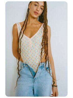 Urban Outfitters Out From Under Crawford V-Neck Floral Thong Bodysuit sz S